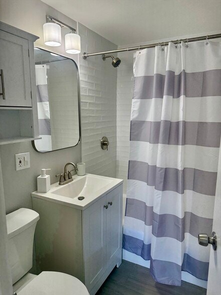 Building Photo - 41 Park St