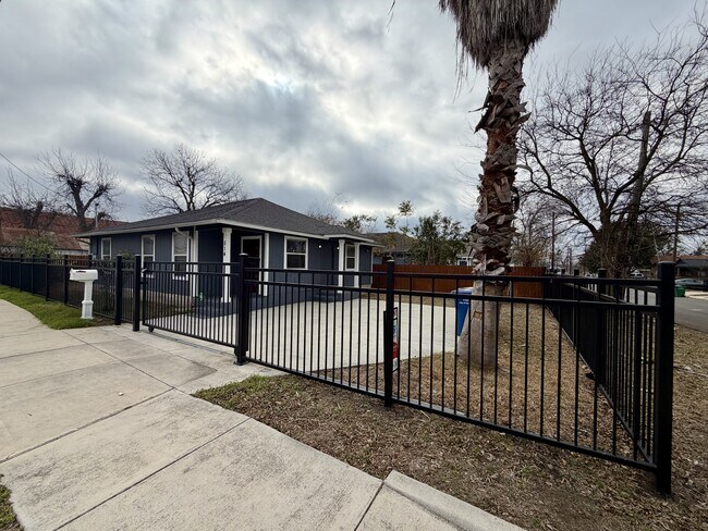 Building Photo - 514 Martin Luther King Dr