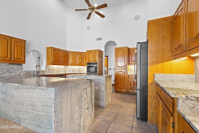 Building Photo - 322 E Gary Cir