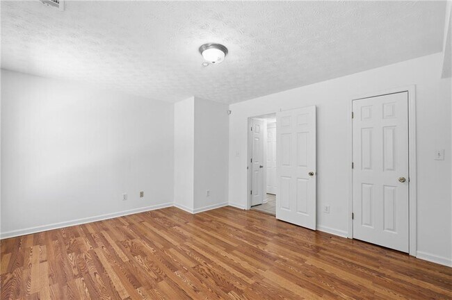 Building Photo - 6427 Wellington Chase Ct