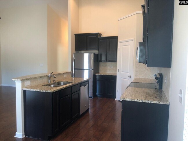 Building Photo - 764 Ruskin Dr