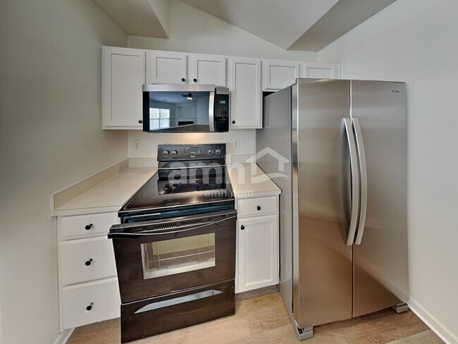 Building Photo - 194 Mott Rd