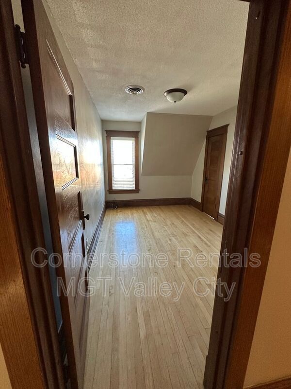 Building Photo - 141 6th St NW