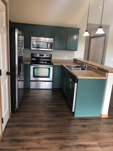 Building Photo - 4924 S Klein Ave