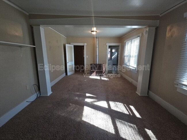 Building Photo - 204 Edison Ave