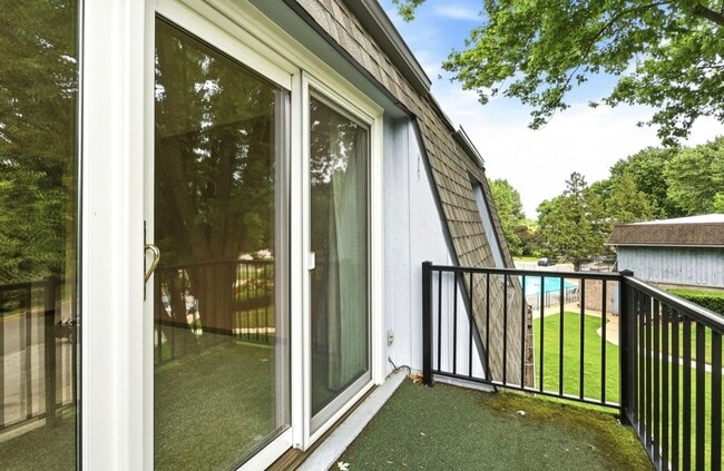 Building Photo - 2 Bedroom, 1.5 Bath Condo for Rent!