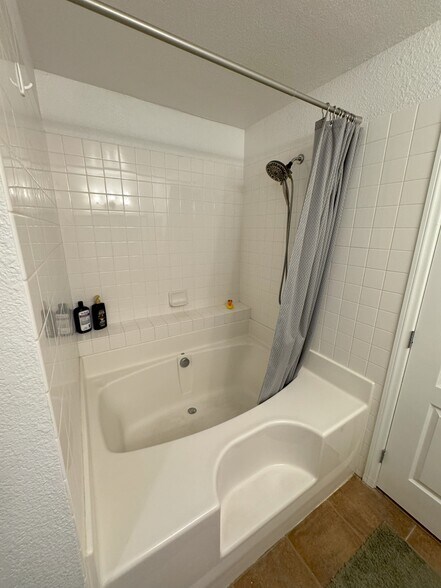 Building Photo - 3145 E Flamingo Rd