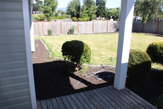 Building Photo - 3 Bedroom, 2 Bathroom House in Burlington!