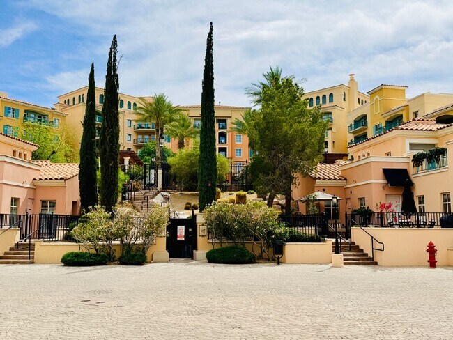 Building Photo - Live in the heart of Lake Las Vegas Village!