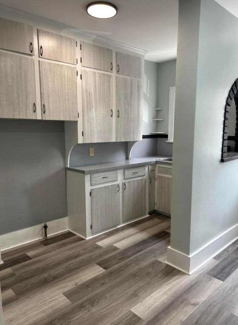 Building Photo - 1605 Kearsley Park Blvd