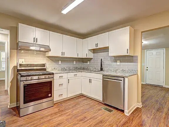 Building Photo - 5164 Phillips Dr