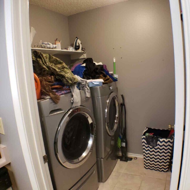 Building Photo - 8206 Talkenhorn