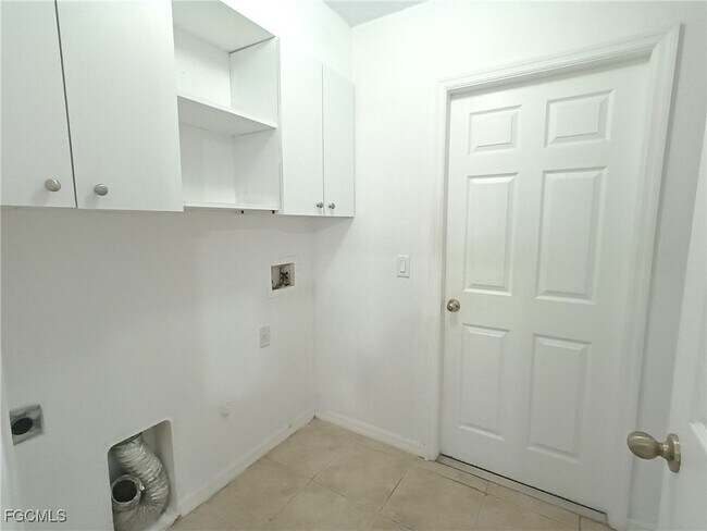 Building Photo - 1316 NE 20th Ave