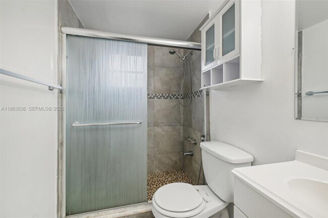 Building Photo - 145 SW 30th Ct