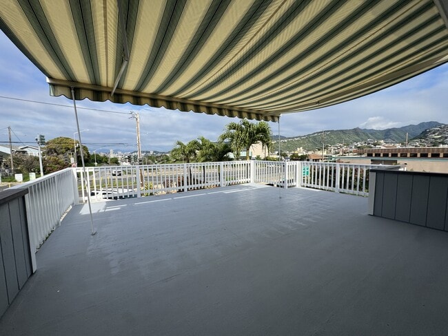 Building Photo - 1021 Koko Head Ave