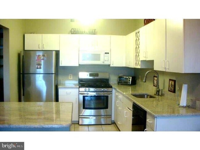 Building Photo - 812 Eagles Chase Dr