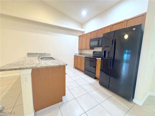 Building Photo - 411 Nicholas Pkwy W