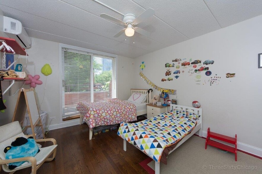 Building Photo - 1153 S Plymouth Ct