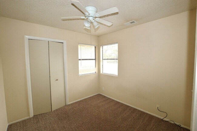 Building Photo - 9023 Sawtooth Ln