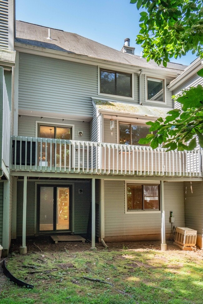 Building Photo - 10 Riverview