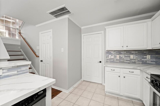 Building Photo - 26 Musgrove Pl