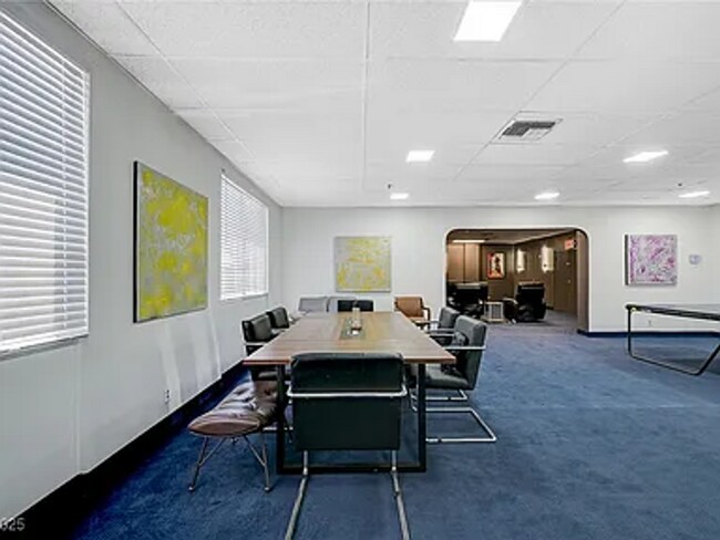 Building Photo - Enjoy resort-style living in this 2 Bed 2 Bath Condo with Stunning Strip Views in the Wimbledon C...