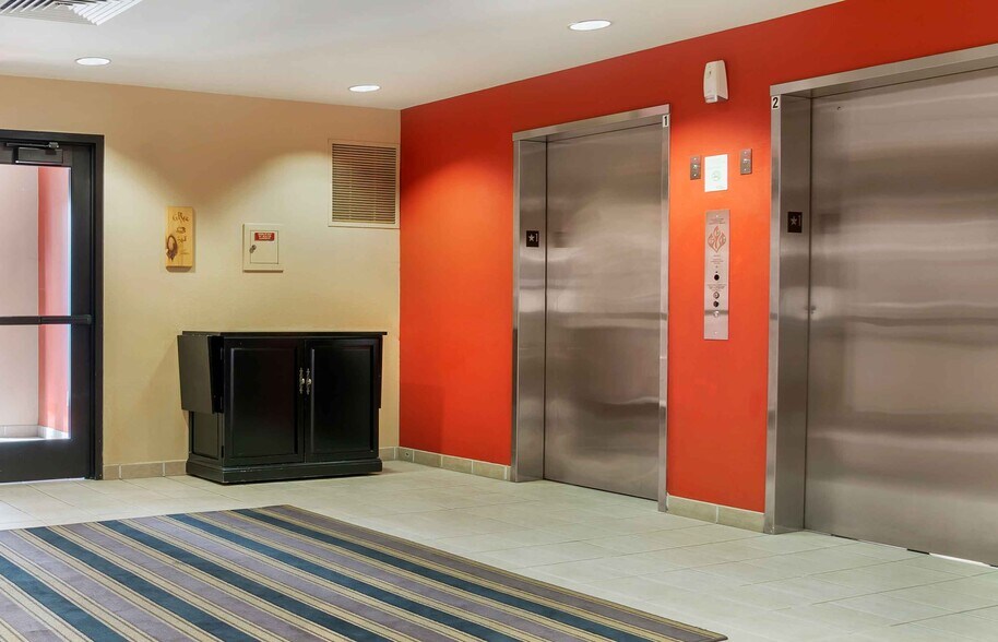 Building Photo - Furnished Studio-Detroit - Dearborn