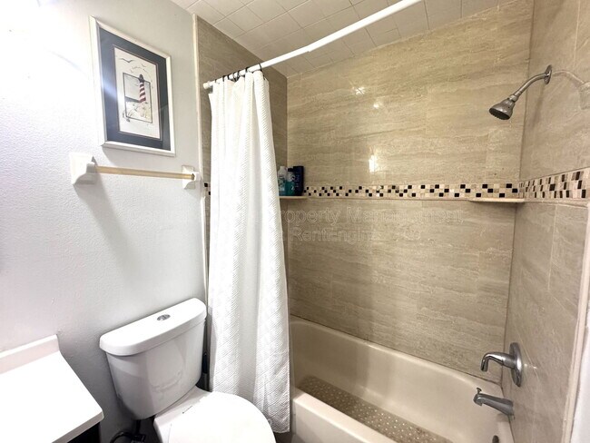 Building Photo - 2544 Woodgate Blvd