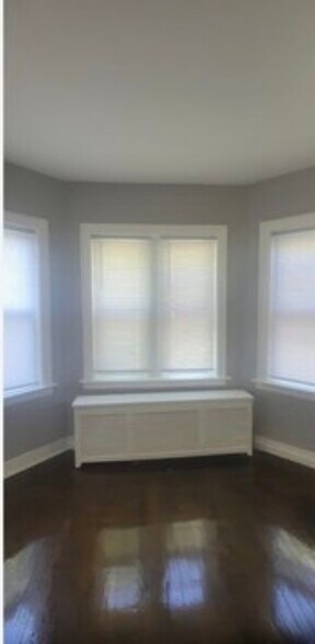 Building Photo - 8043 S Maryland Ave