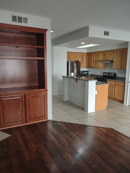 Building Photo - 26337 Arboretum Way