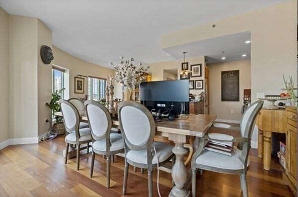 Building Photo - 20 2nd St