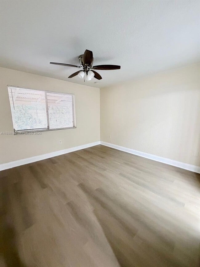 Building Photo - 10722 La Placida Dr