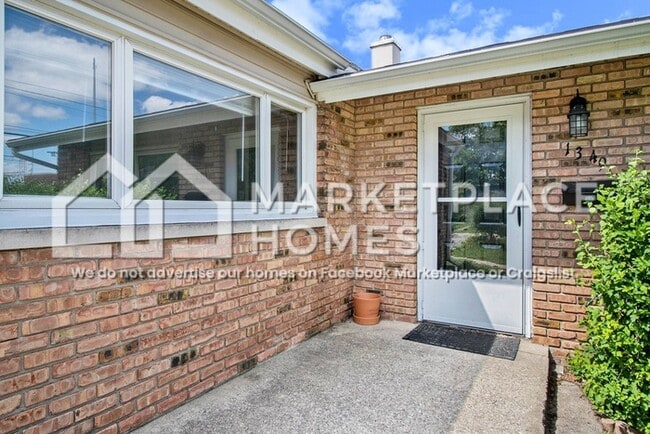 Building Photo - 1349 Ebeling Dr