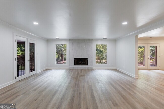 Building Photo - 459 Atlanta Country Club Dr
