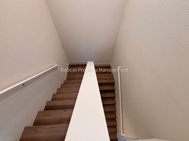 Building Photo - 1150 Little Ln