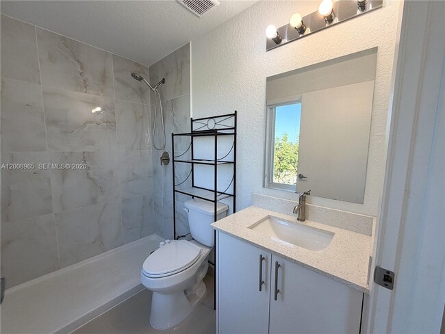 Building Photo - 25823 SW 145th Ave