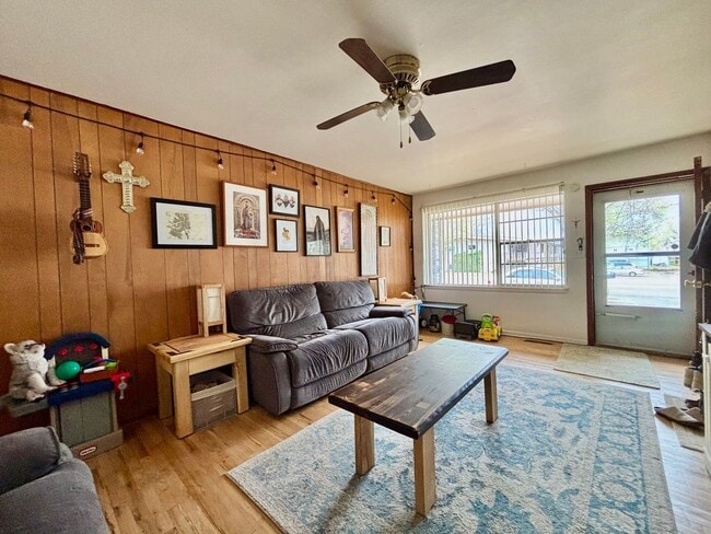 Building Photo - Wonderful 2-Bed, 1-Bath Duplex Unit in Fort Collins, CO!