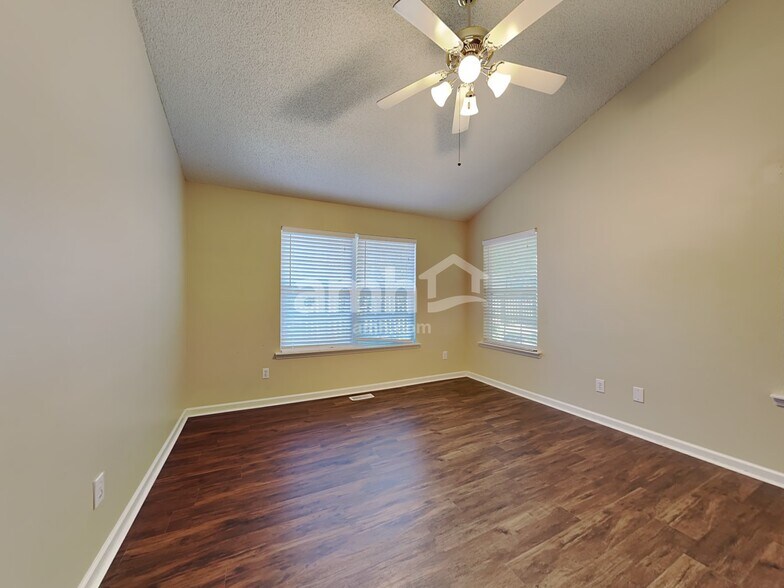Building Photo - 104 Windy Meadow Way