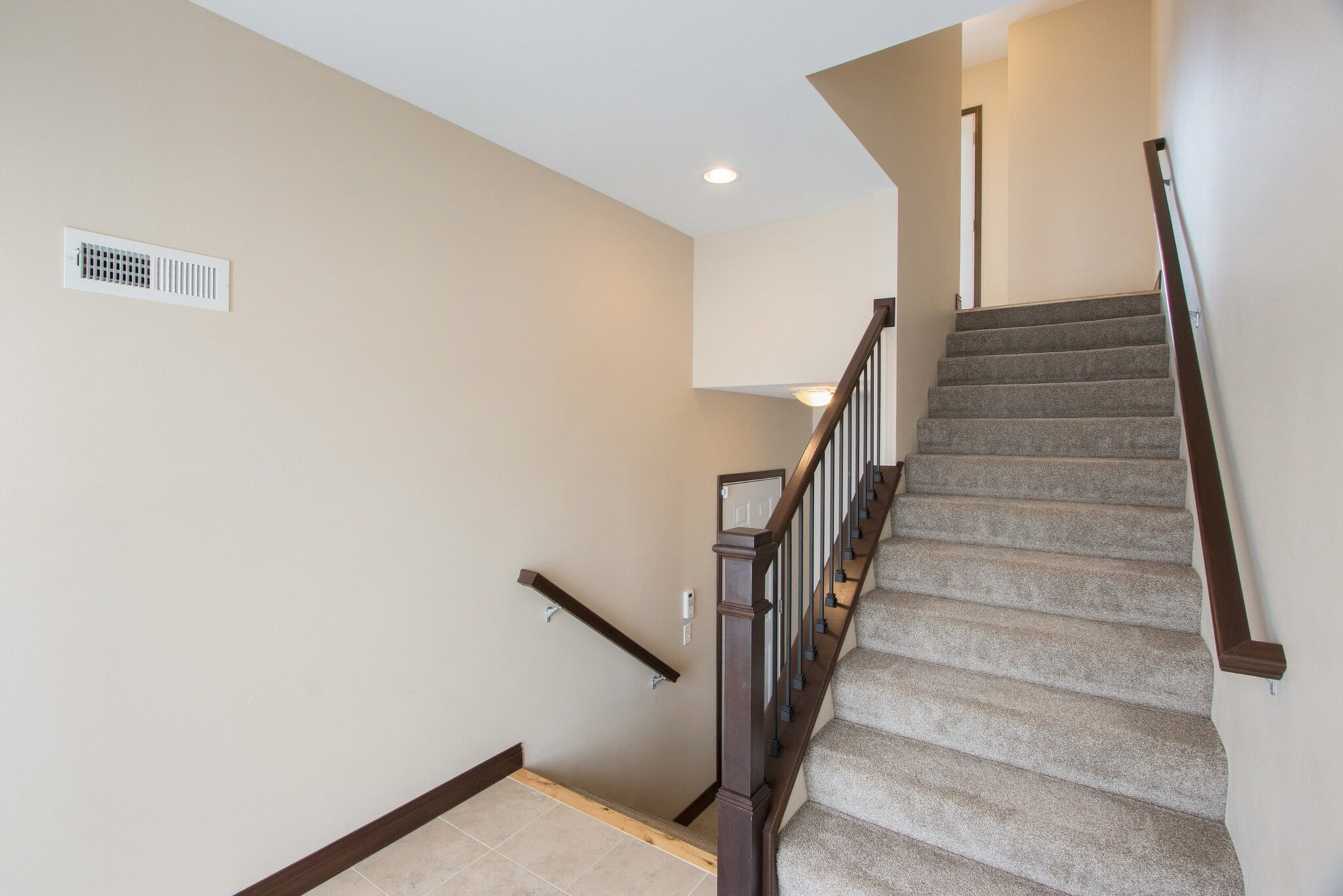 Building Photo - 320 Clark Dr