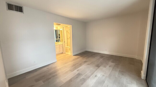 Building Photo - 2000 Presidential Way