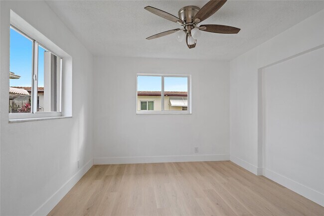 Building Photo - 4510 NW 49th Dr