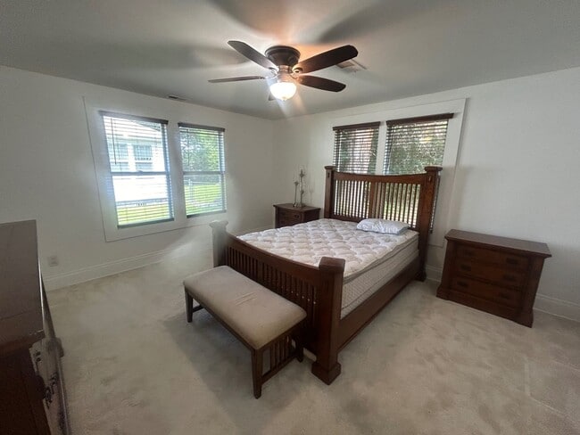 Building Photo - Charming 2-bedroom, 1-bathroom home in one of Columbia's most convenient locations!