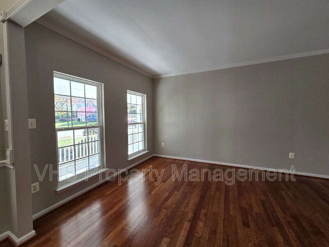 Building Photo - 2520 Post Oak Dr