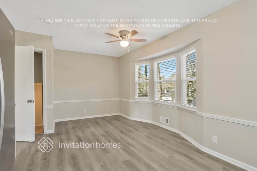 Building Photo - 5370 Zachary Dr