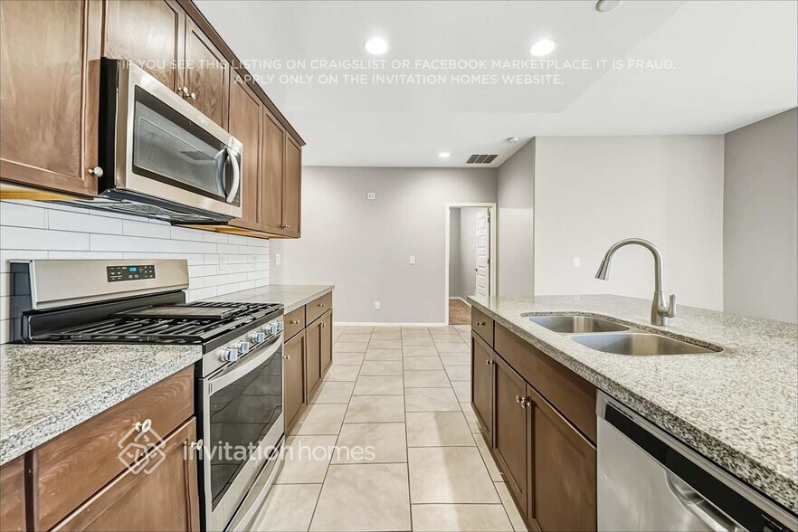 Building Photo - 39997 W Jenna Ln
