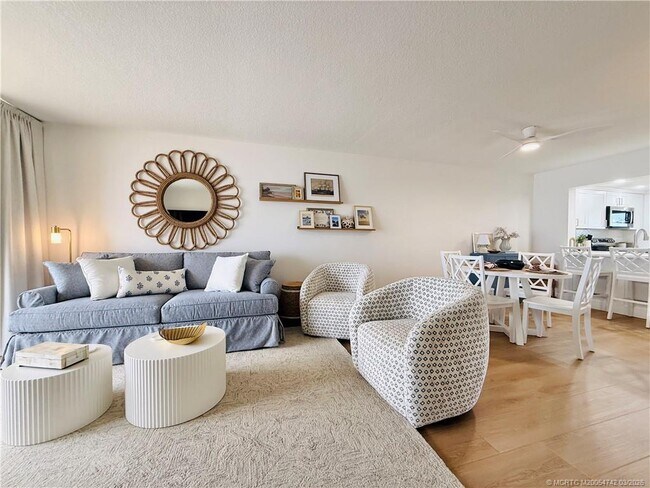 Building Photo - 7370 S Ocean Dr