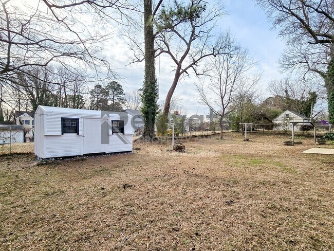 Building Photo - 3206 Belmont Ave