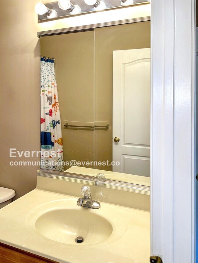 Building Photo - 43206 Somerset Hills Terrace