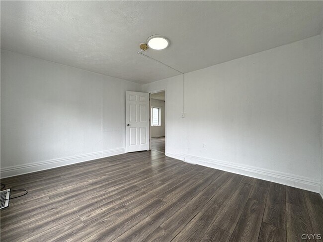 Building Photo - 318 W Hoard St