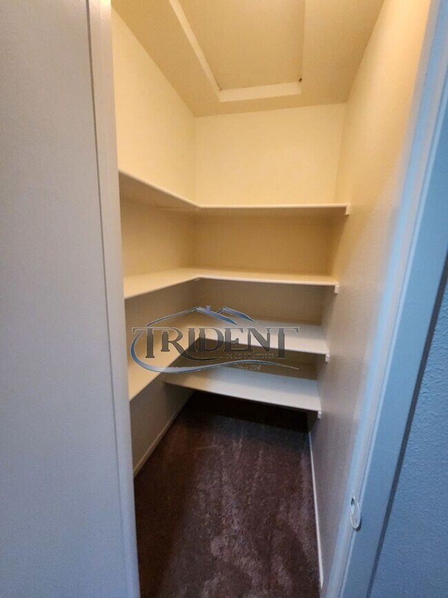 Building Photo - 3 bedroom, 2 ½ bath SOLAR home